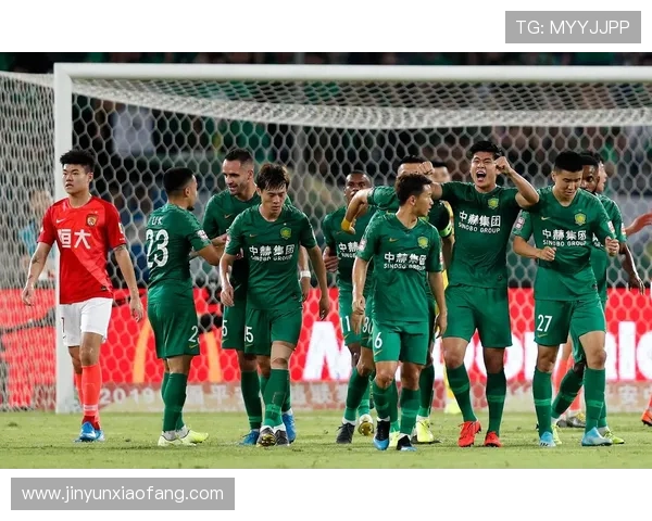 北京国安与恒大淘宝激战正酣谁能在中超赛场上笑到最后 北京国安与恒大淘宝激战正酣谁能在中超赛场上笑到最后