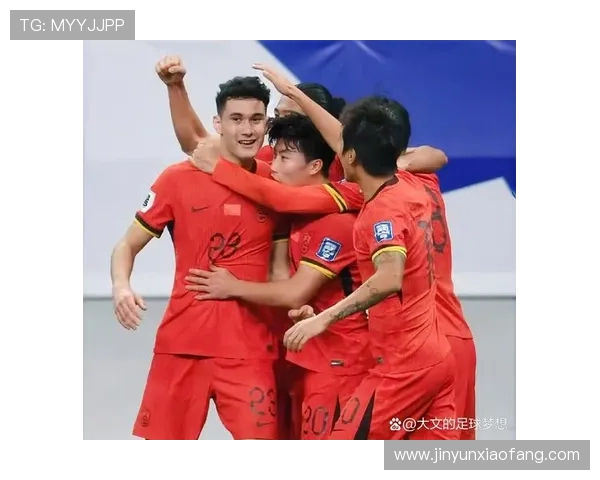 国足迎战卡特尔力争胜利展现团队精神与拼搏决心 国足迎战卡特尔力争胜利展现团队精神与拼搏决心