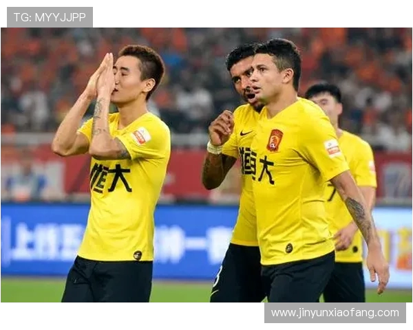 广州恒大迎战东方球队全力争胜展现强大实力